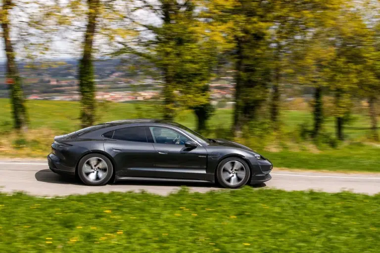 Porsche Taycan 2021 - Prova su strada - 7