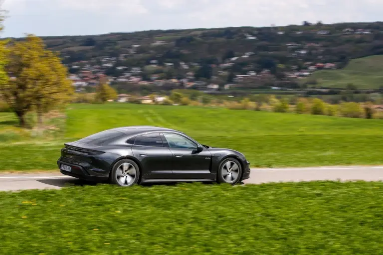 Porsche Taycan 2021 - Prova su strada - 2