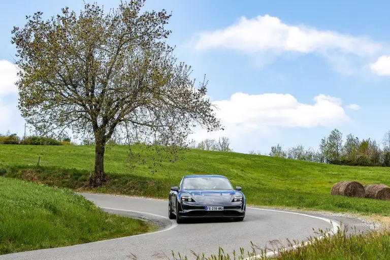 Porsche Taycan 2021 - Prova su strada - 16