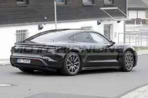 Porsche Taycan 2024 - Foto Spia 21-10-2022