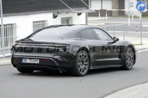 Porsche Taycan 2024 - Foto Spia 21-10-2022
