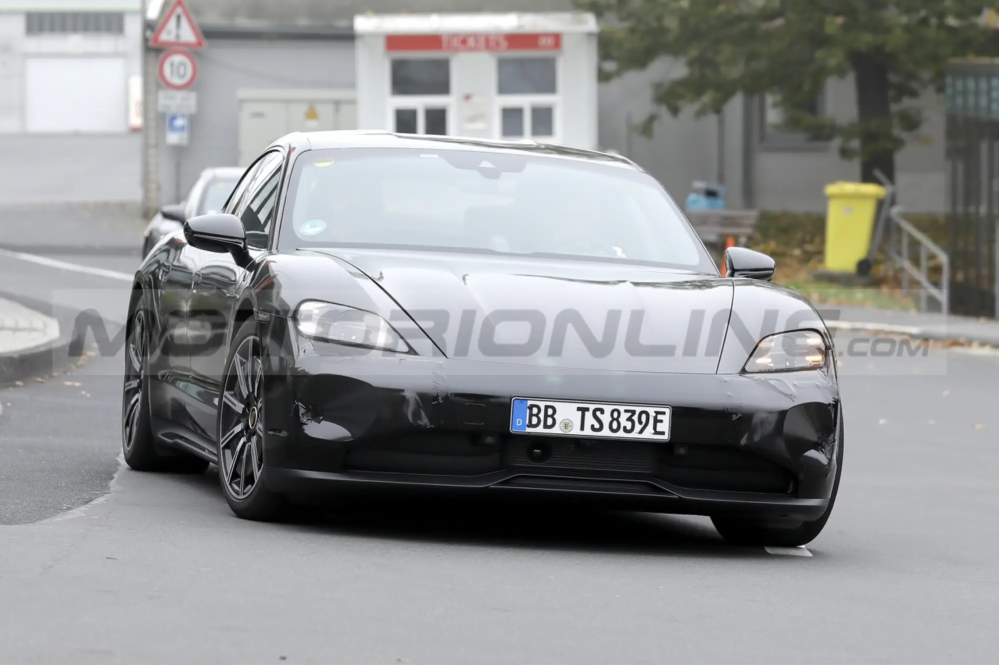 Porsche Taycan 2024 - Foto Spia 21-10-2022 - 14