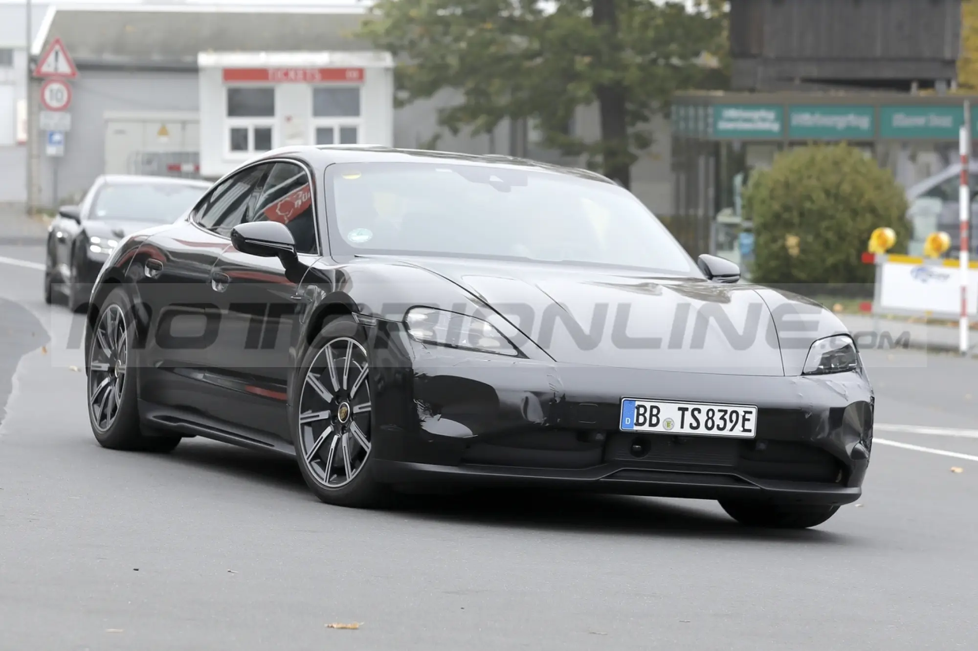Porsche Taycan 2024 - Foto Spia 21-10-2022 - 4