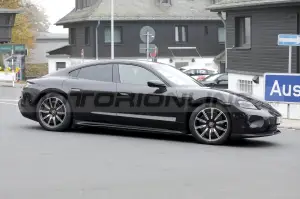 Porsche Taycan 2024 - Foto Spia 21-10-2022