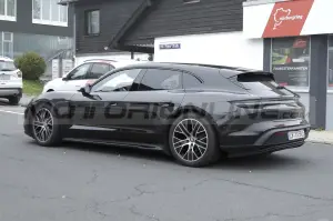 Porsche Taycan 2024 - Foto Spia 21-10-2022