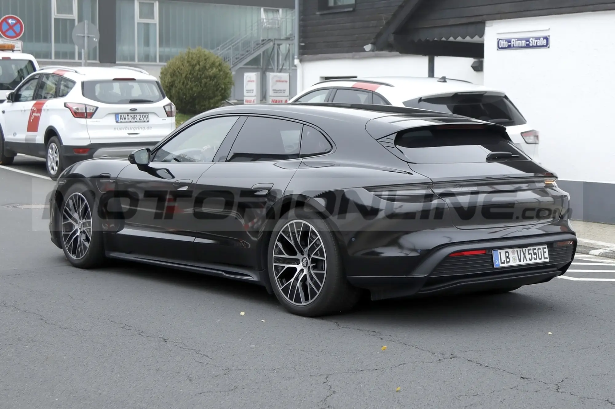 Porsche Taycan 2024 - Foto Spia 21-10-2022 - 28