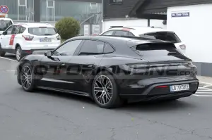Porsche Taycan 2024 - Foto Spia 21-10-2022