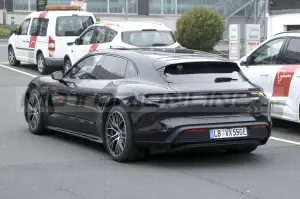 Porsche Taycan 2024 - Foto Spia 21-10-2022