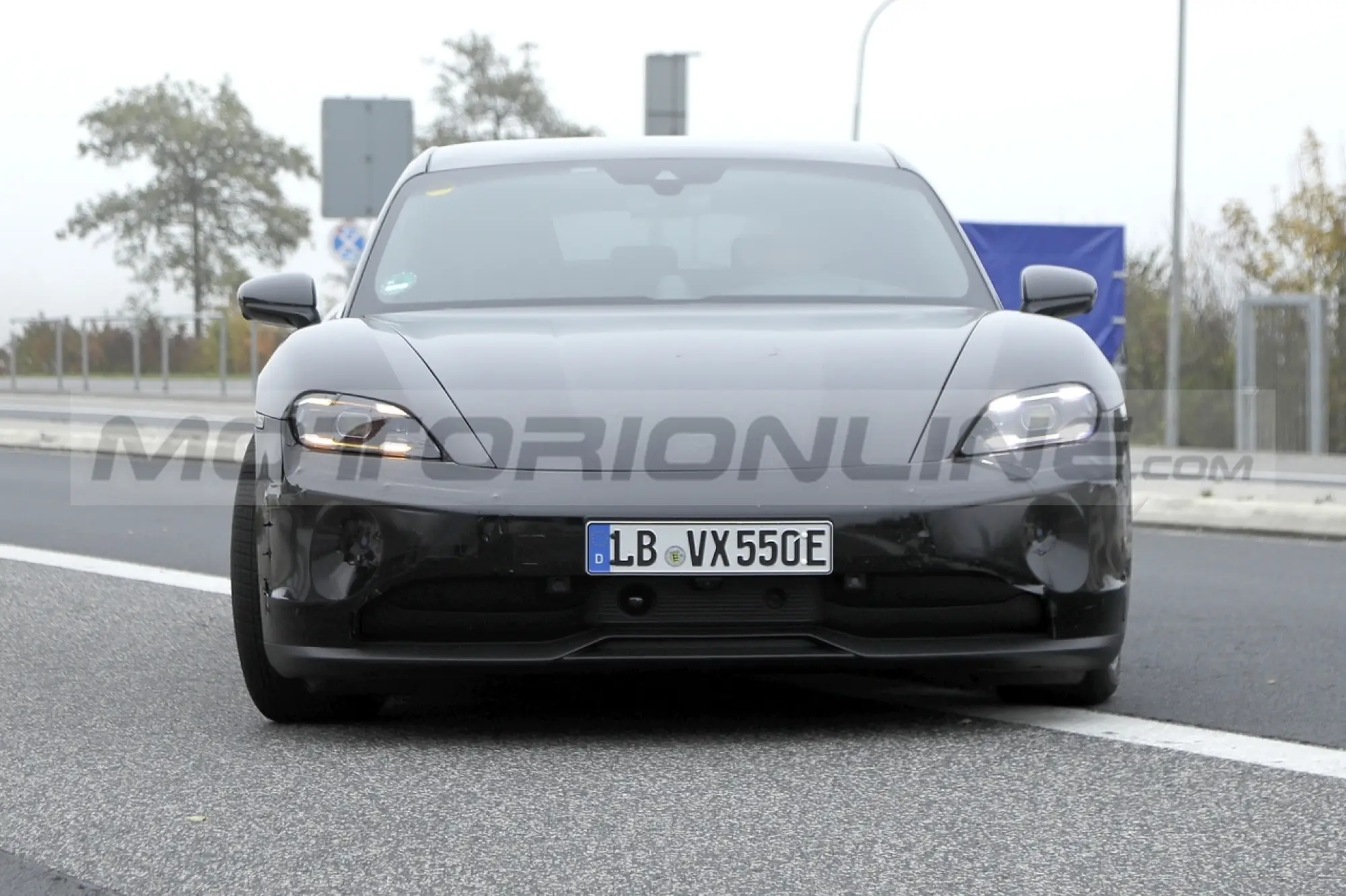 Porsche Taycan 2024 - Foto Spia 21-10-2022 - 12