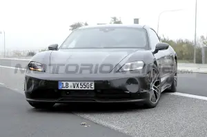 Porsche Taycan 2024 - Foto Spia 21-10-2022