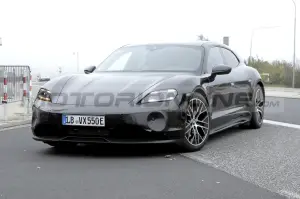 Porsche Taycan 2024 - Foto Spia 21-10-2022