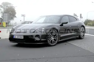 Porsche Taycan 2024 - Foto Spia 21-10-2022