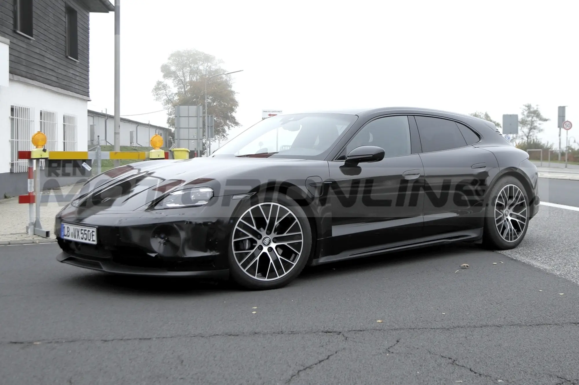 Porsche Taycan 2024 - Foto Spia 21-10-2022 - 26