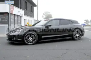 Porsche Taycan 2024 - Foto Spia 21-10-2022
