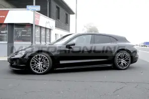 Porsche Taycan 2024 - Foto Spia 21-10-2022