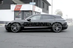 Porsche Taycan 2024 - Foto Spia 21-10-2022