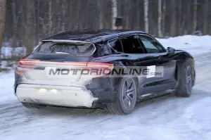 Porsche Taycan Cross Turismo - Foto spia 11-12-2019