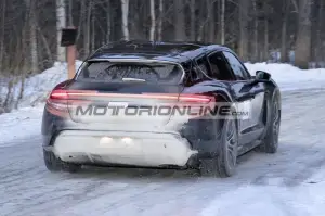 Porsche Taycan Cross Turismo - Foto spia 11-12-2019