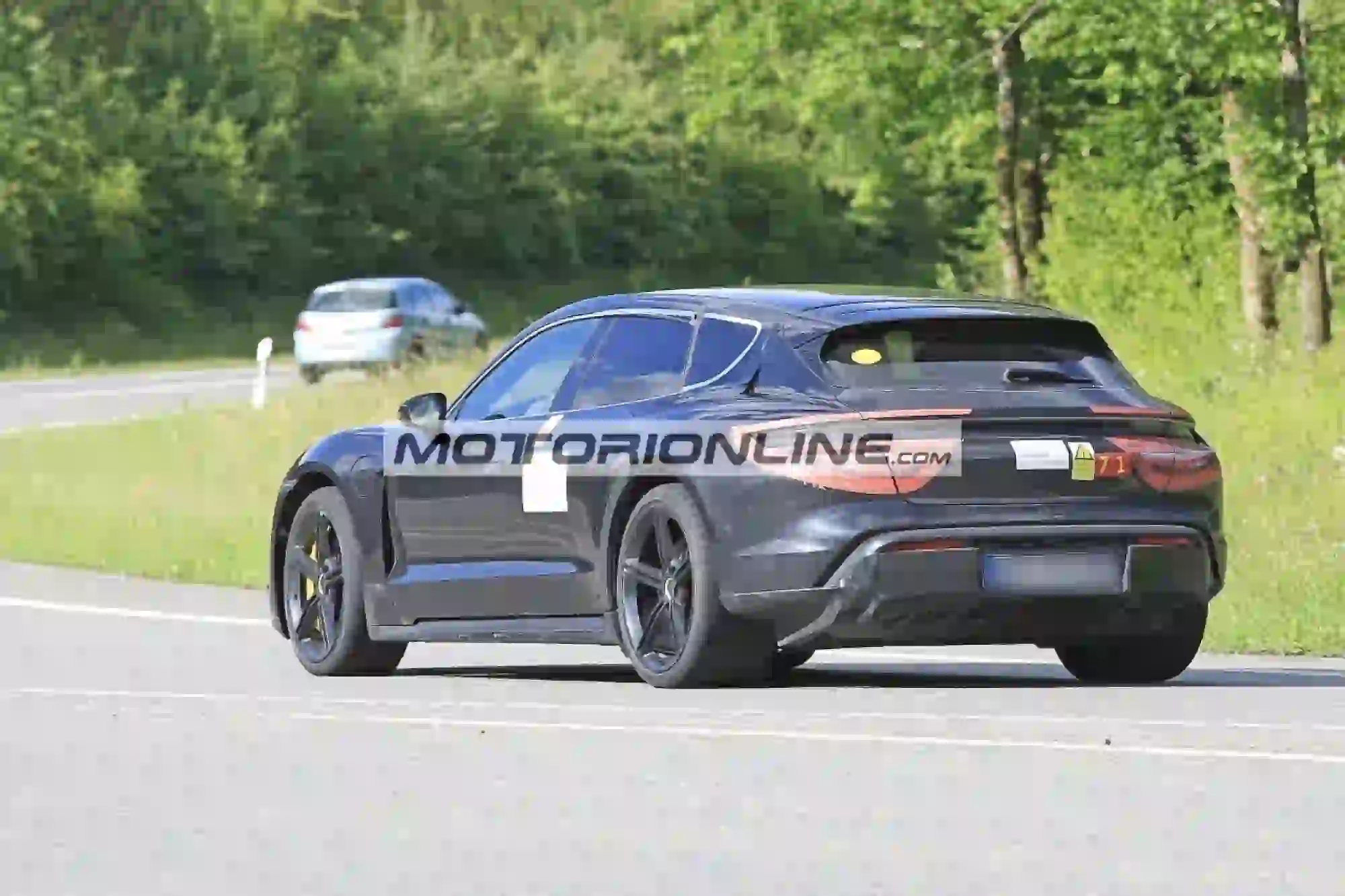 Porsche Taycan Cross Turismo - Foto spia 22-6-2020 - 9