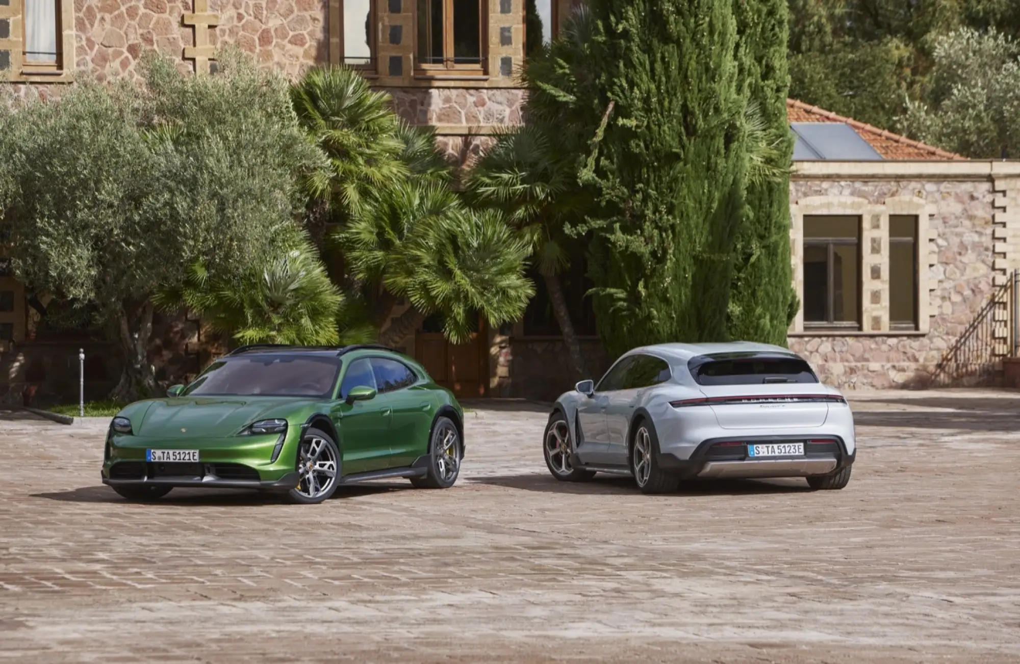Porsche Taycan Cross Turismo - Foto Ufficiali  - 7