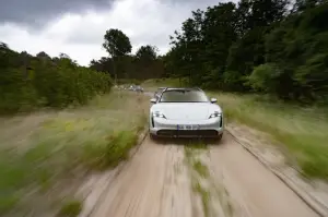 Porsche Taycan Cross Turismo - Primo contatto