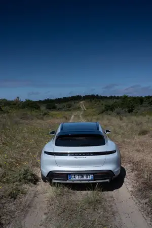 Porsche Taycan Cross Turismo - Primo contatto