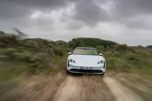 Porsche Taycan Cross Turismo - Primo contatto