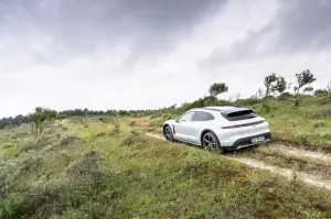 Porsche Taycan Cross Turismo - Primo contatto - 262