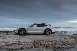 Porsche Taycan Cross Turismo - Primo contatto