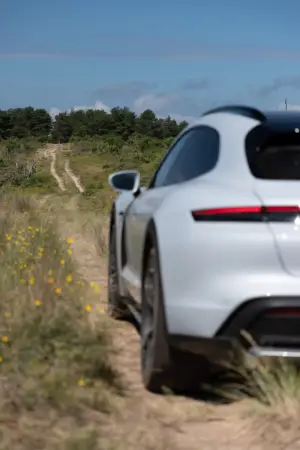 Porsche Taycan Cross Turismo - Primo contatto - 28