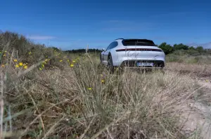 Porsche Taycan Cross Turismo - Primo contatto