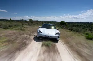 Porsche Taycan Cross Turismo - Primo contatto