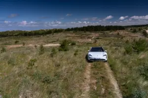 Porsche Taycan Cross Turismo - Primo contatto