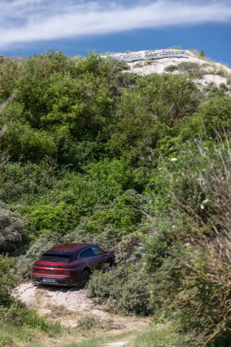 Porsche Taycan Cross Turismo - Primo contatto - 57
