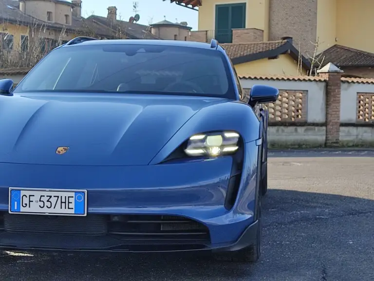 Porsche Taycan Cross Turismo - Prova su Strada  - 17