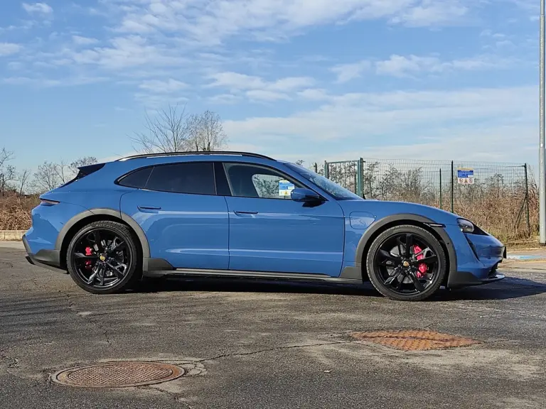 Porsche Taycan Cross Turismo - Prova su Strada  - 3