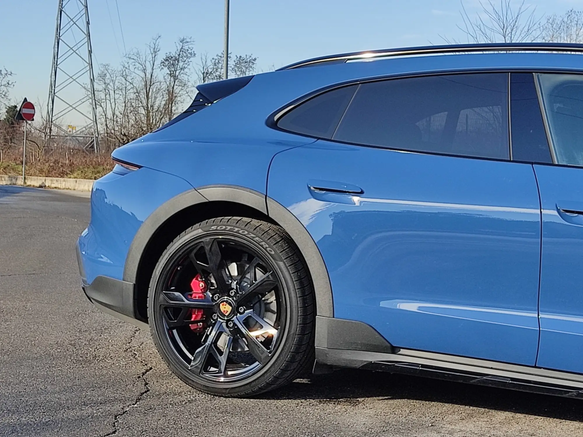 Porsche Taycan Cross Turismo - Prova su Strada  - 8