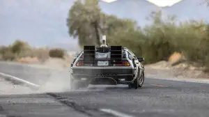 Porsche Taycan e DeLorean DMC-12 - 12