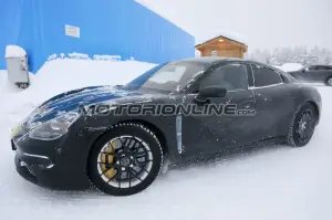 Porsche Taycan foto spia 13 febbraio 2019 - 10