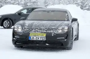 Porsche Taycan foto spia 13 febbraio 2019 - 7