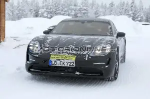 Porsche Taycan foto spia 13 febbraio 2019