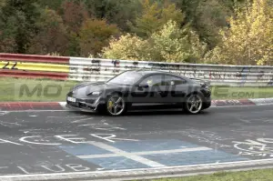 Porsche Taycan - Foto Spia 21-10-2022 - 19