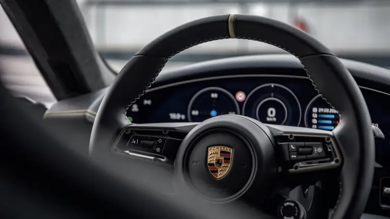 Porsche Taycan GTS Hockenheimring Edition - Foto - 8
