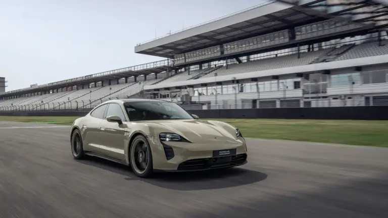 Porsche Taycan GTS Hockenheimring Edition - Foto - 11