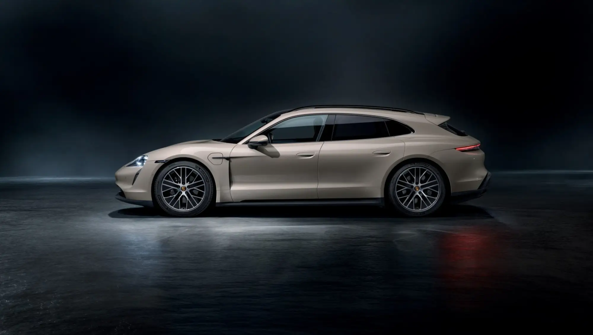 Porsche Taycan Sport Turismo  - 14