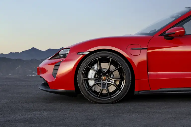 Porsche Taycan Sport Turismo  - 28