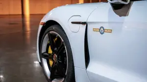 Porsche Taycan Turbo S - Record Indoor - 1