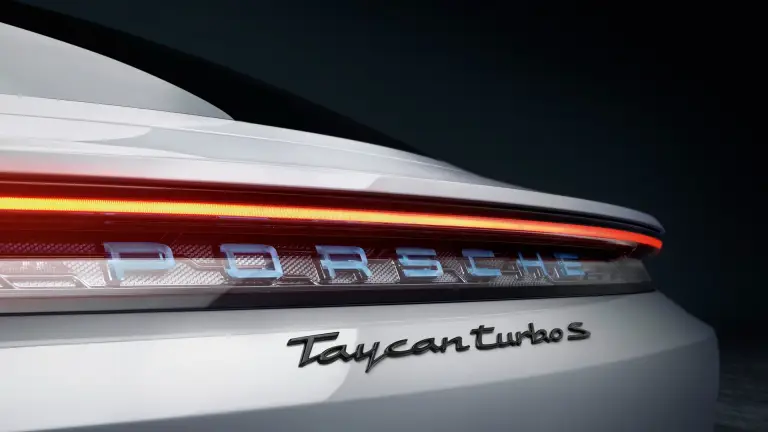 Porsche Taycan - 20