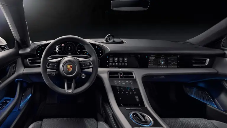 Porsche Taycan - 17