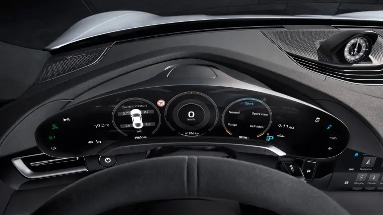 Porsche Taycan - 16